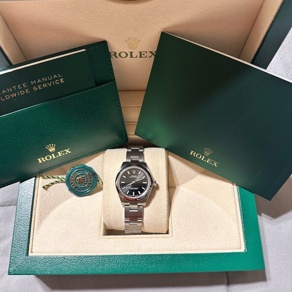 ROLEX - Picture 12 of 13